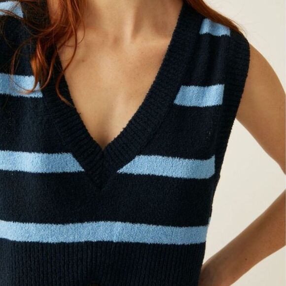 Free People Jackets & Blazers - FREE PEOPLE Navy Santa Monica Vest Small